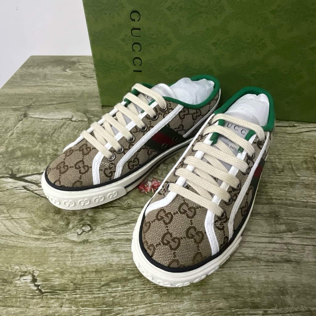 Gucci Gg Supreme Canvas Low-Top Sneakers - Brown/ Green